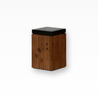 Tierurne aus Eichenholz handgefertigt