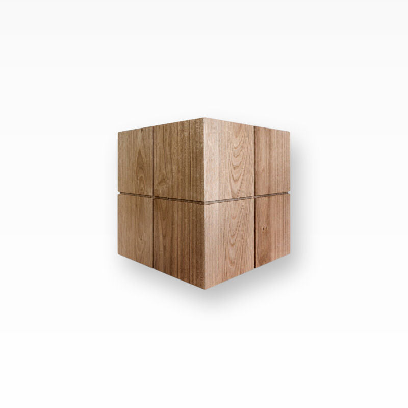 Pferdeurne aus Eichenholz mit Kreuznut