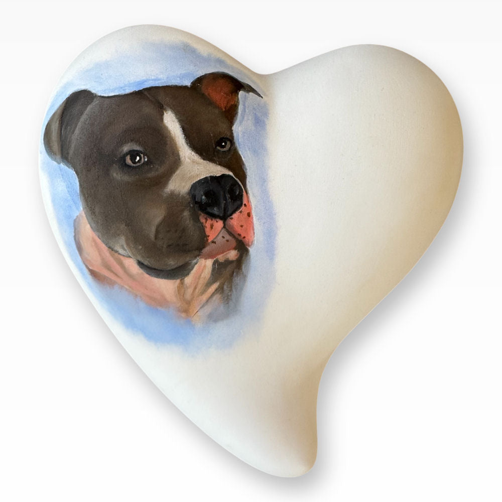 Keramikherz mit handgemaltem American Staff