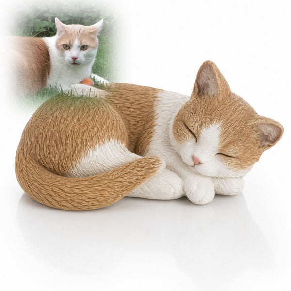 Katzenurne Schlafende Katze aus Keramik bemalt nach Foto