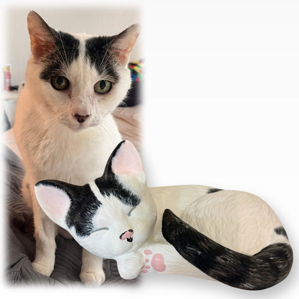 Katzenurne Schlafende Katze aus Keramik bemalt nach Foto