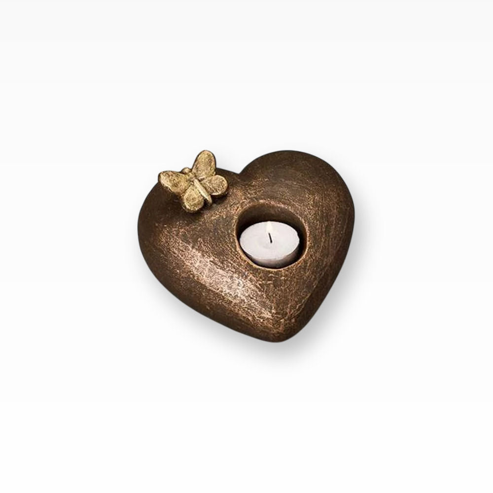 Tierurne in Herzform mit Teelicht und Schmetterling in 3D