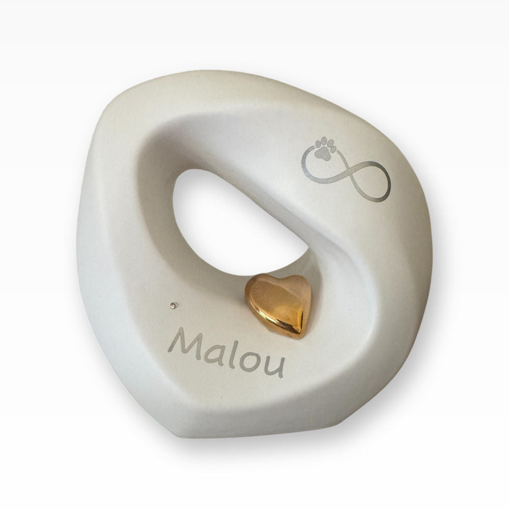 Keramikurne mit Herzchen