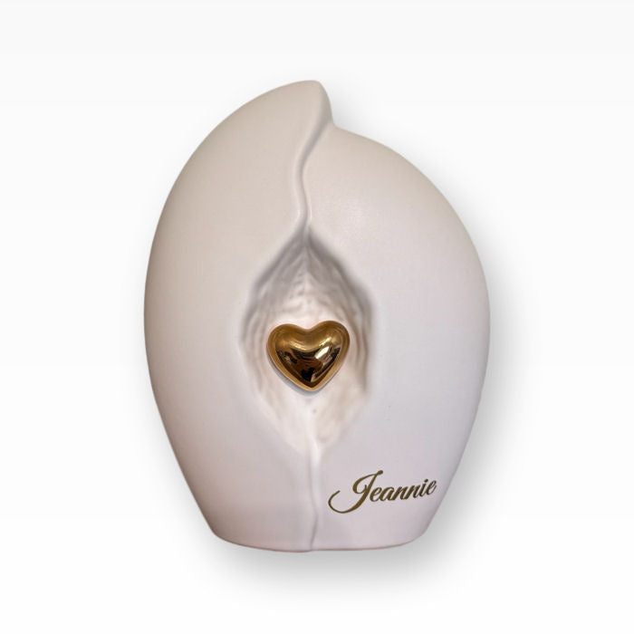 Tierurne Bella mit kleinem Herzchen